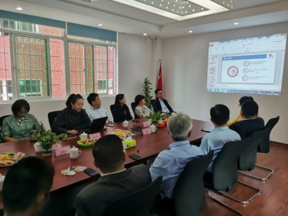 情暖永新昌丨熱烈歡迎廈門總商會舉辦的哈工大會長班同學光臨廈門永新昌參觀指導。